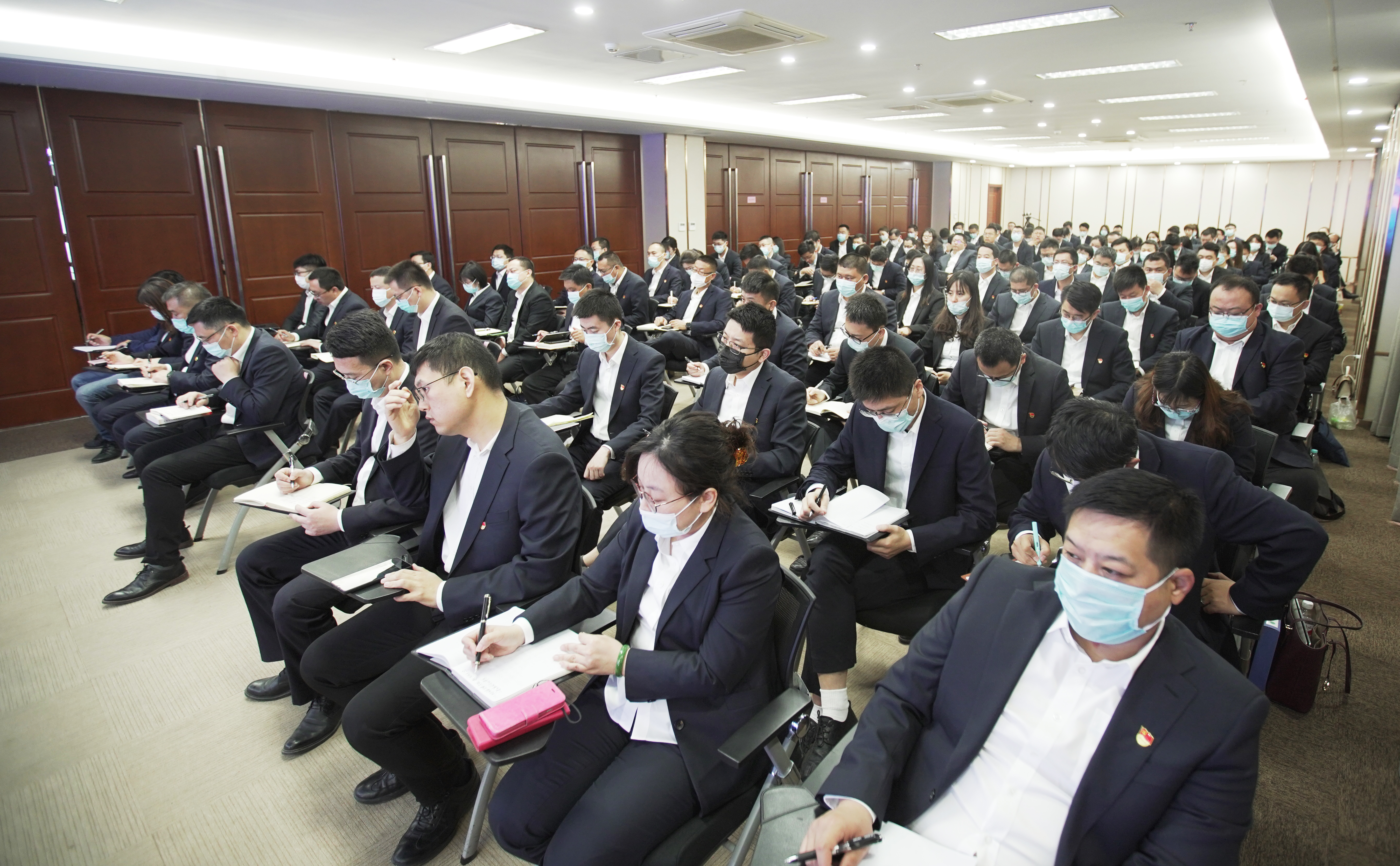 济南市中城发集团组织召开2021年度党建工作会议(图3)