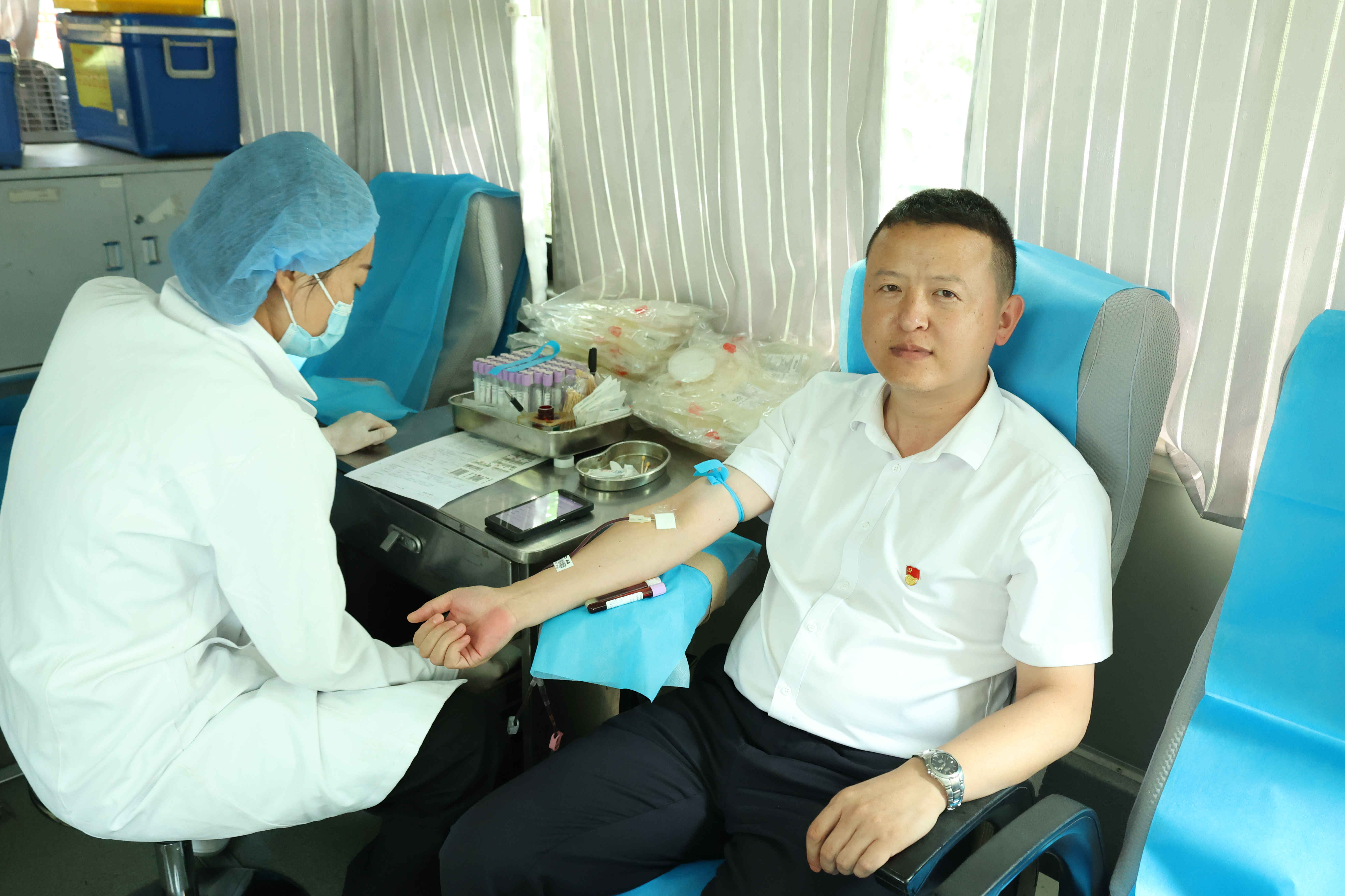 庆“七一” 献热血 | 济南市中城市发展集团开展义务献血活动(图8)