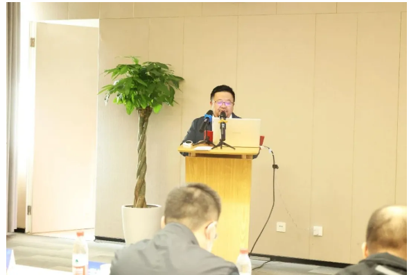 践行双碳战略 共创绿色未来——市中区新能源渣土商用车应用试点宣贯会圆满完成(图3)