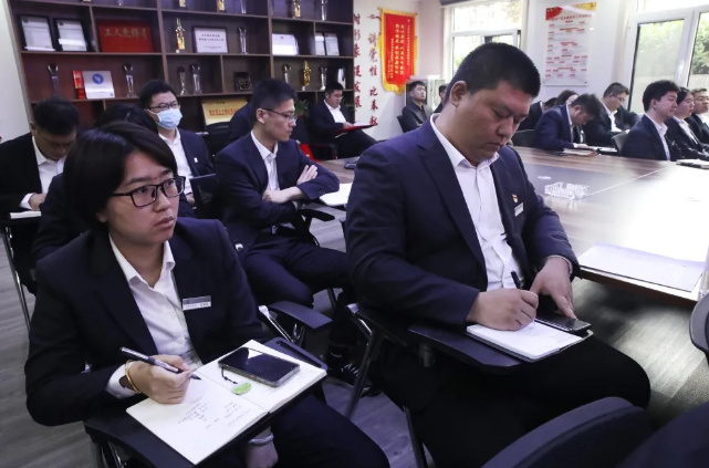 济南市中城市发展集团举行2023年年度安全会议暨年度安全目标责任书签订仪式(图7)